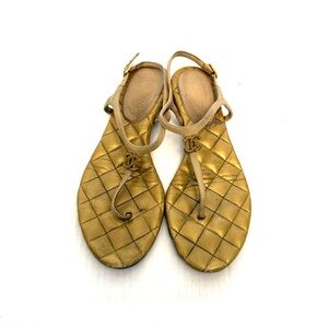 Chanel Interlocking CC Quilted Thong Sandals Size 39.5